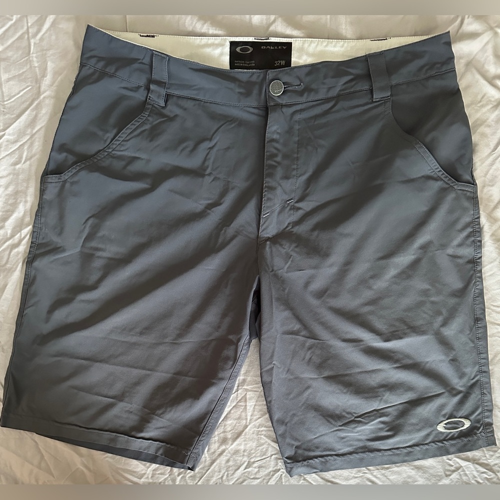 Men’s Oakley Golf Shorts Performance Athletic Size 32W Flat Front Dark Blue Navy